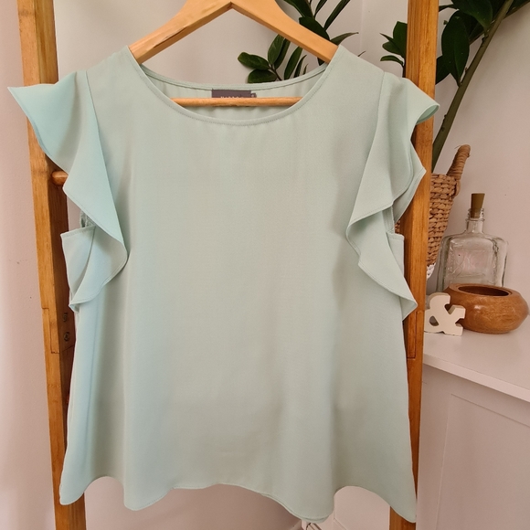 Mirrou Tops - Pastel Green Ruffle Sleeve Top Size 10